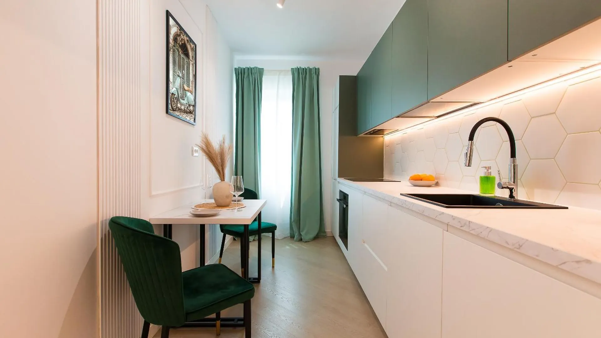 Apartment Elegant High-Rise Studio - Cortina North Voluntari